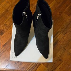 Elegant Black Women's Boots